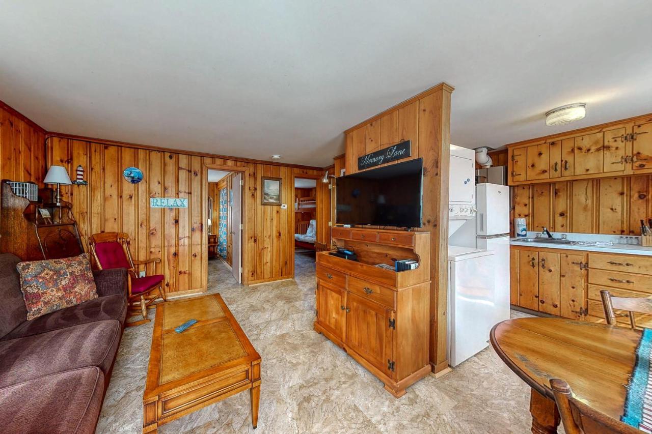 Eric'S Place Dennis Bagian luar foto
