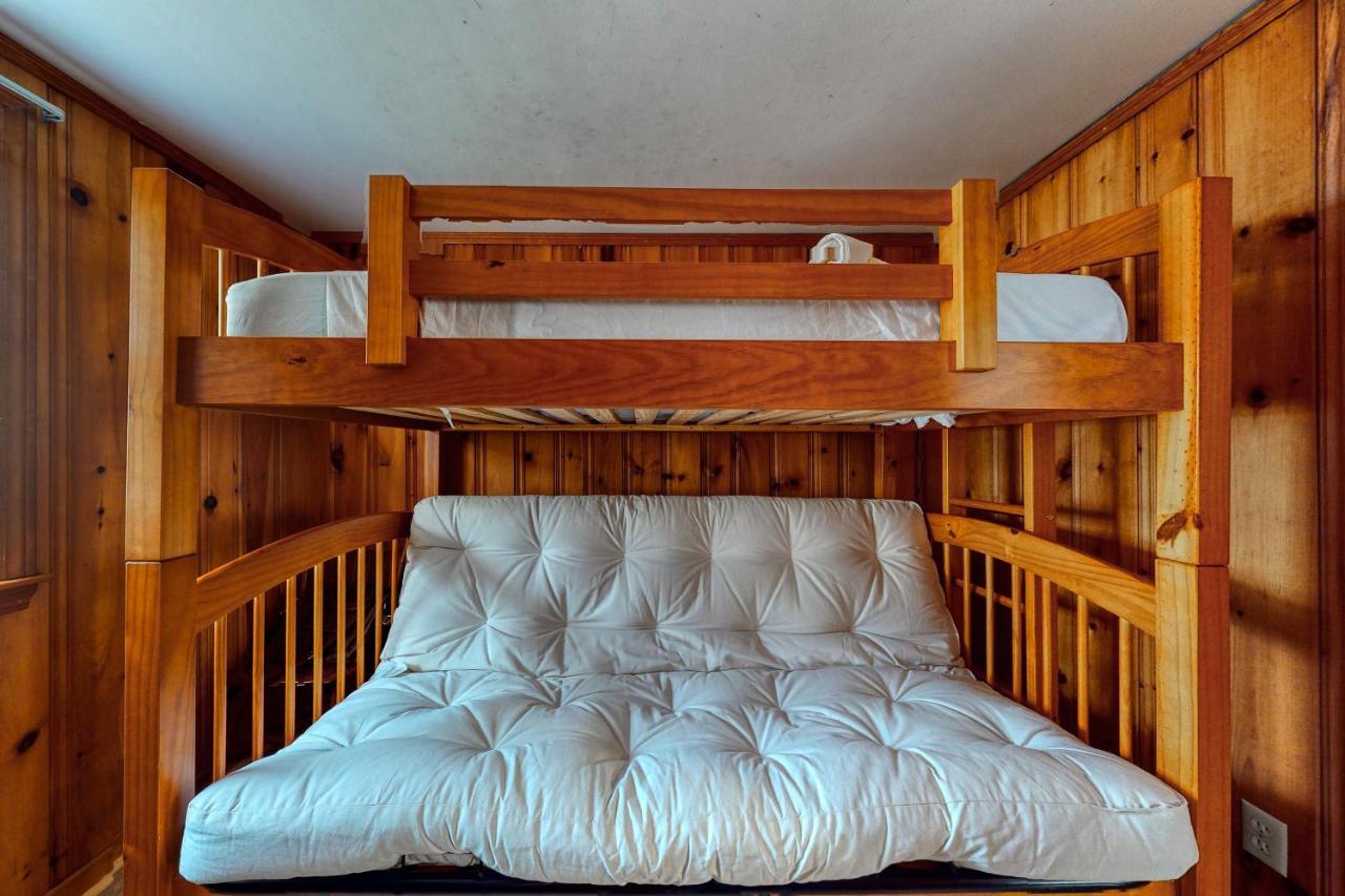 Eric'S Place Dennis Bagian luar foto