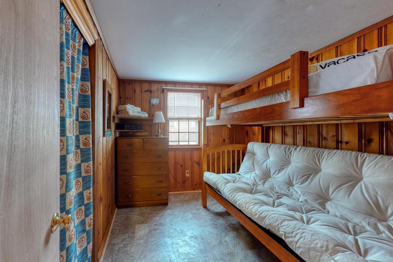 Eric'S Place Dennis Bagian luar foto